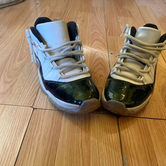 Low Air Jordan Retro 11 Emerald Green. - Picture 3 of 3